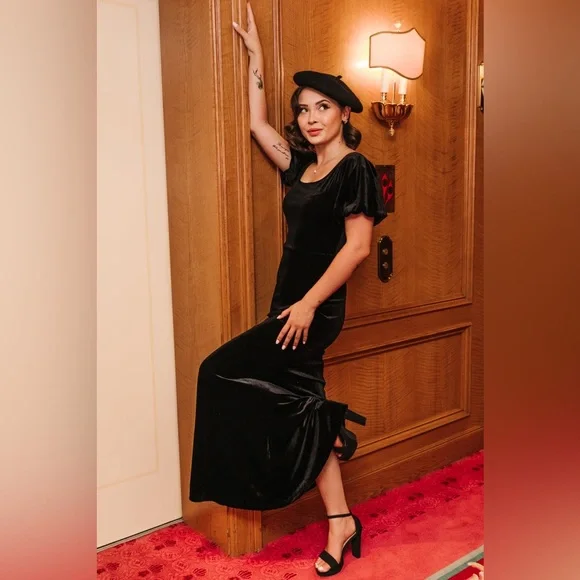 NWT Black Maxi velvet dress size medium - Picture 2 of 4